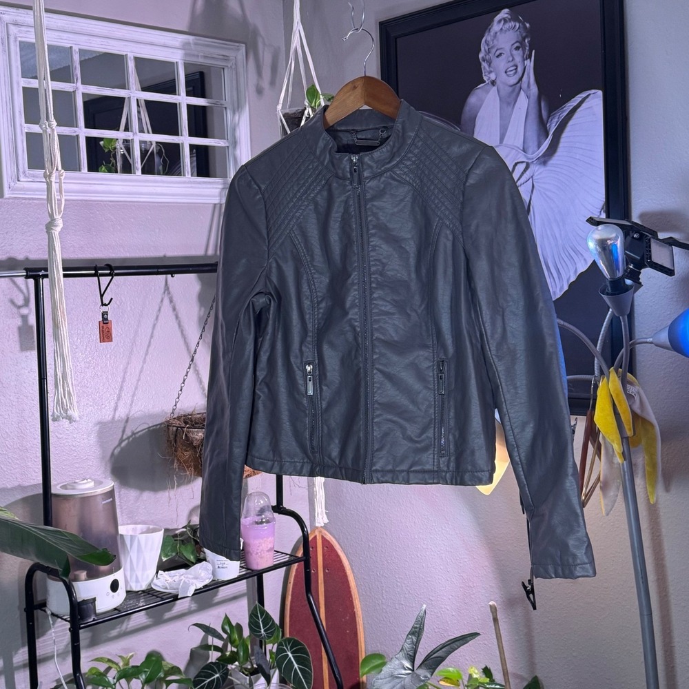 J2 Women Grey Faux‎ Leather Moto Biker Jacket Quilted Shoulder Size L